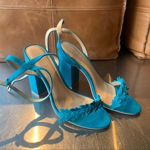 Teal strappy block heals